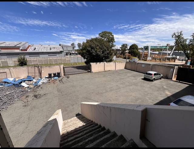 1,550M² WAREHOUSE FOR SALE IN EASTLEIGH